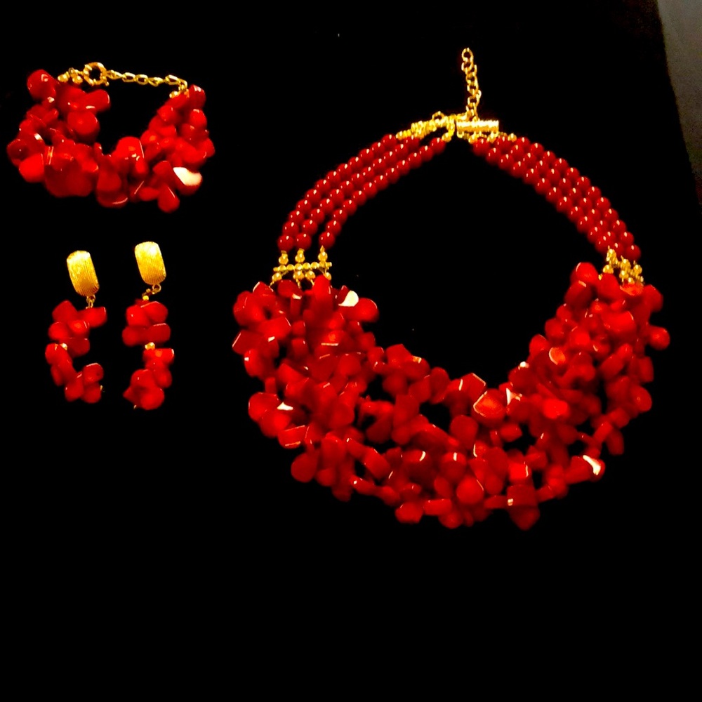 Pre-Owned, never used. Authentic coral beads set: Necklace, bracelet & earrings.